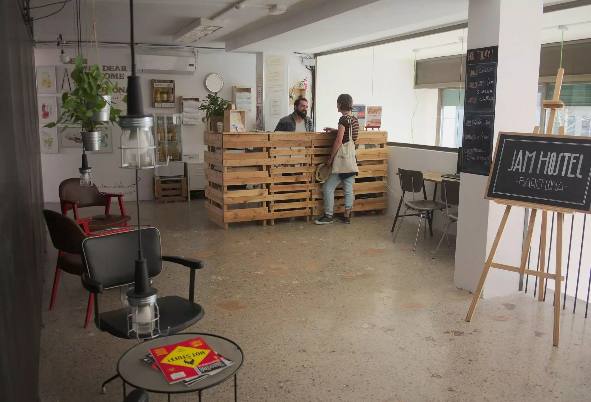 هتل Jam Hostel Barcelona بارسلونا