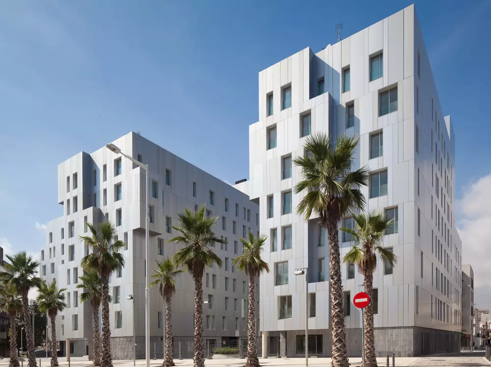 Alibaba https://cdn.alibaba.ir/ostorage/hotel-accommodation-images/6a08589461ec039ef75ef79b_Barcelona-Lugaris-Beach-1.webp