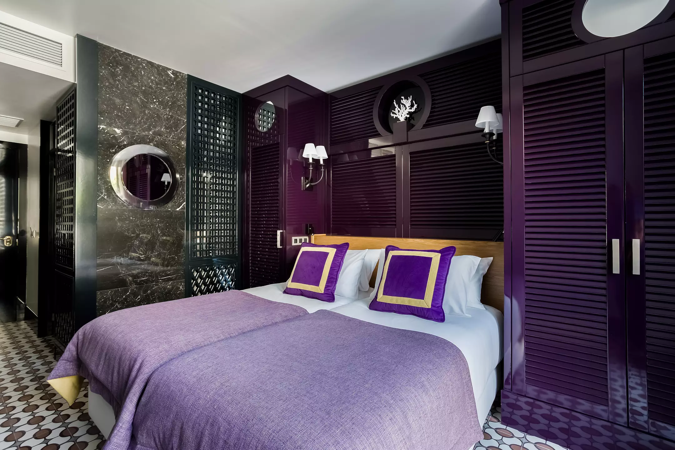 Alibaba https://cdn.alibaba.ir/ostorage/hotel-accommodation-images/6a08652161ec039ef75f0102_Barcelona-Room-Mate-Anna-0.webp