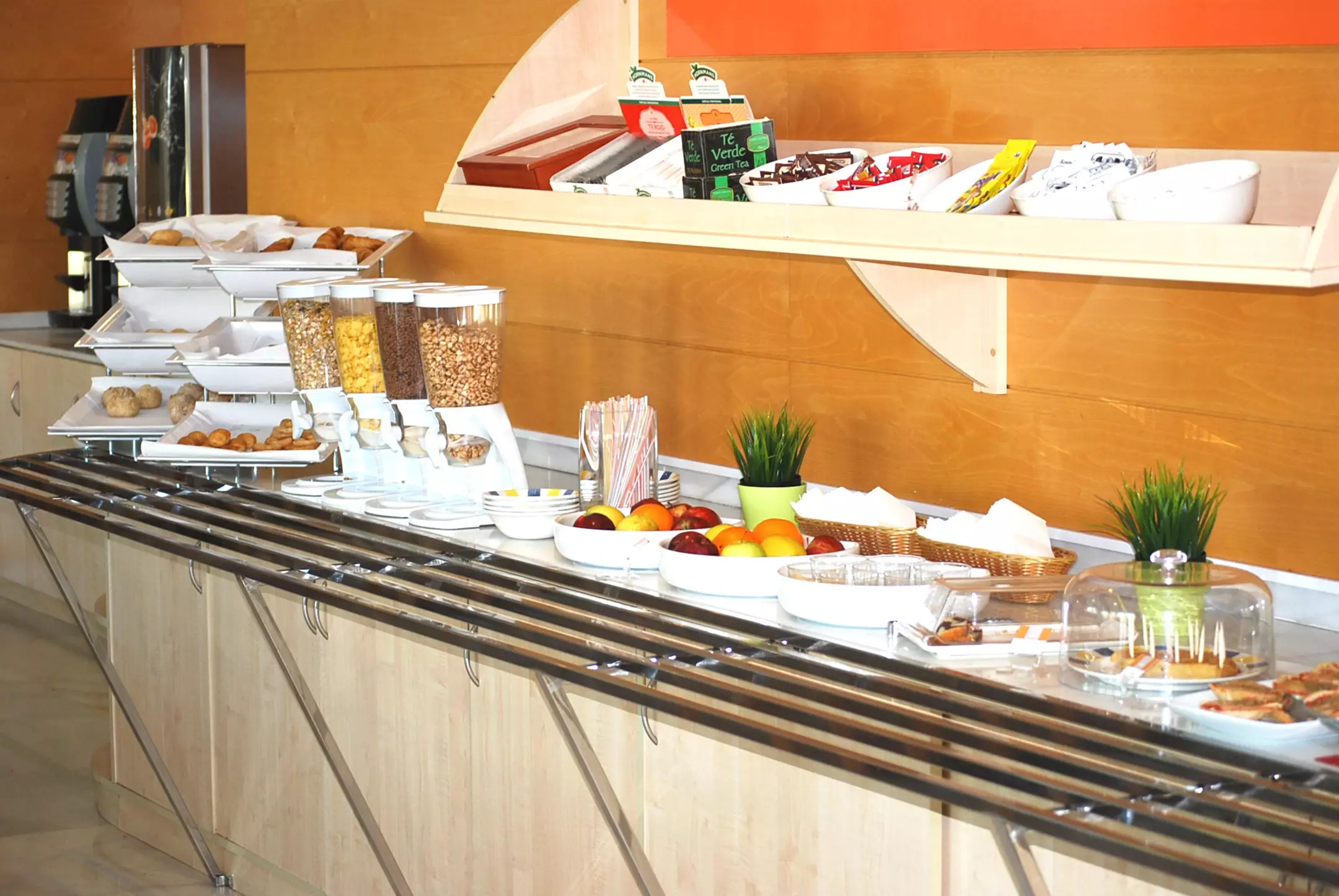 هتل Holiday Inn Express Valencia Bonaire Aldaia