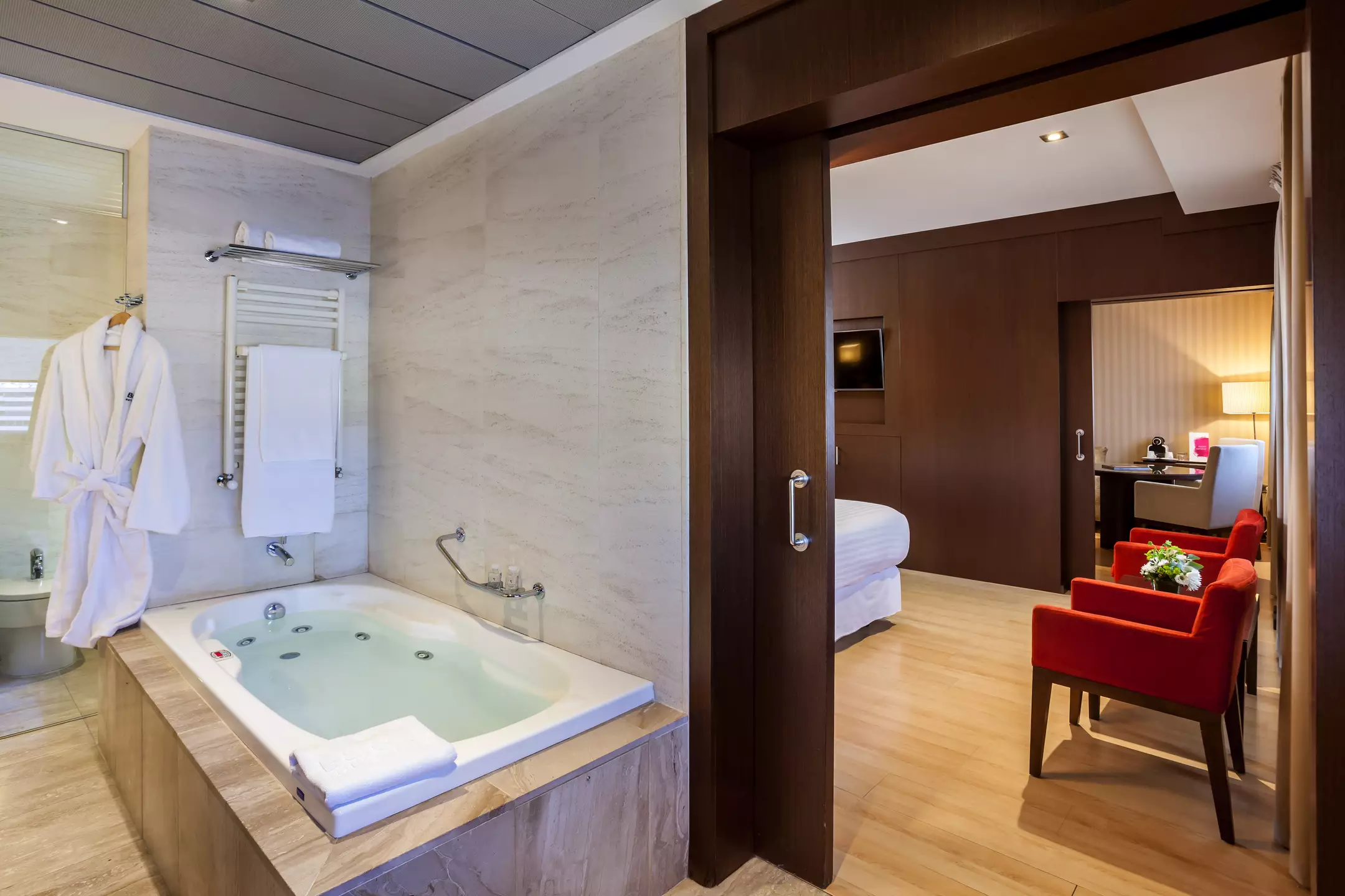Alibaba https://cdn.alibaba.ir/ostorage/hotel-accommodation-images/6a08936361ec039ef75f2546_Granada-Barcel-Granada-Congress-1.webp
