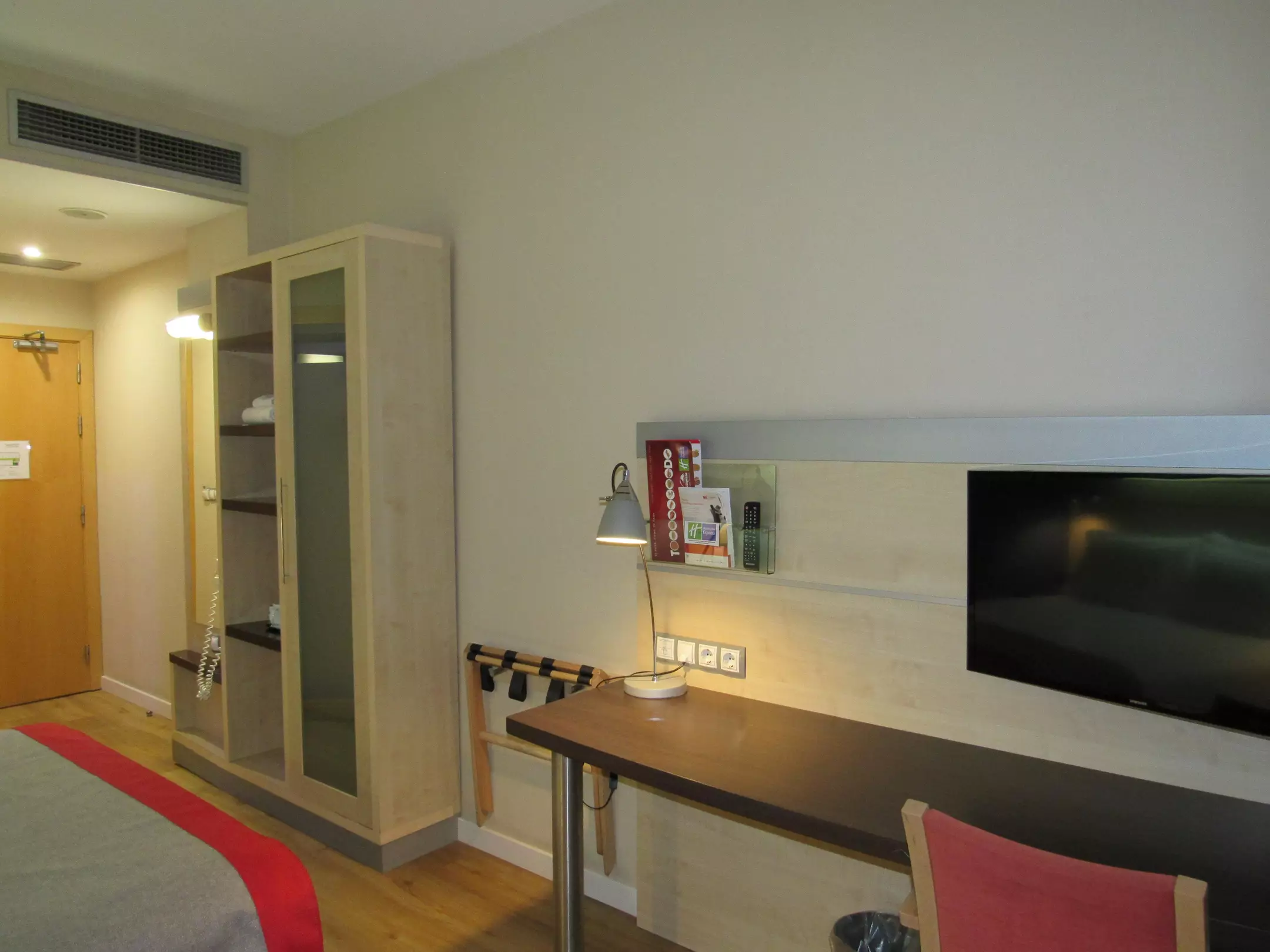 هتل Holiday Inn Express Madrid - Alcorcon مادرید
