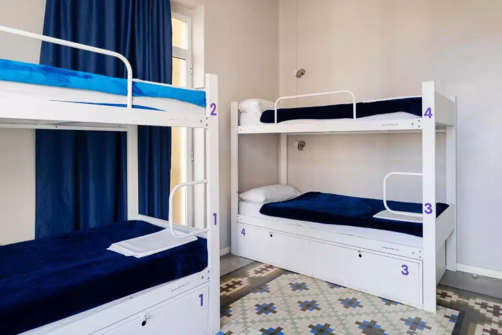 هتل Purple Nest Hostel والنسیا