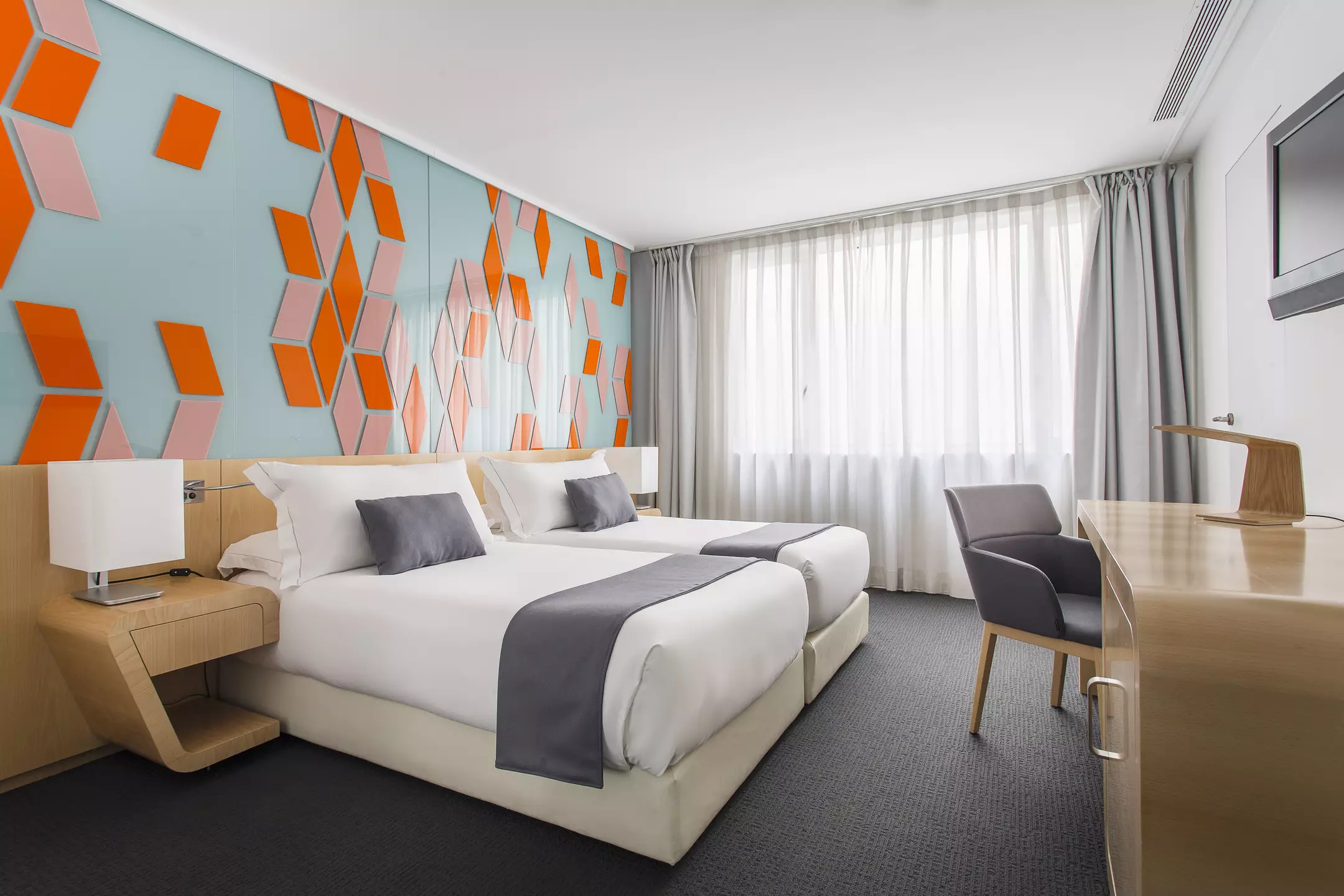 Alibaba https://cdn.alibaba.ir/ostorage/hotel-accommodation-images/6a08d7a461ec039ef75f5af4_Madrid-Room-Mate-Oscar-1.webp