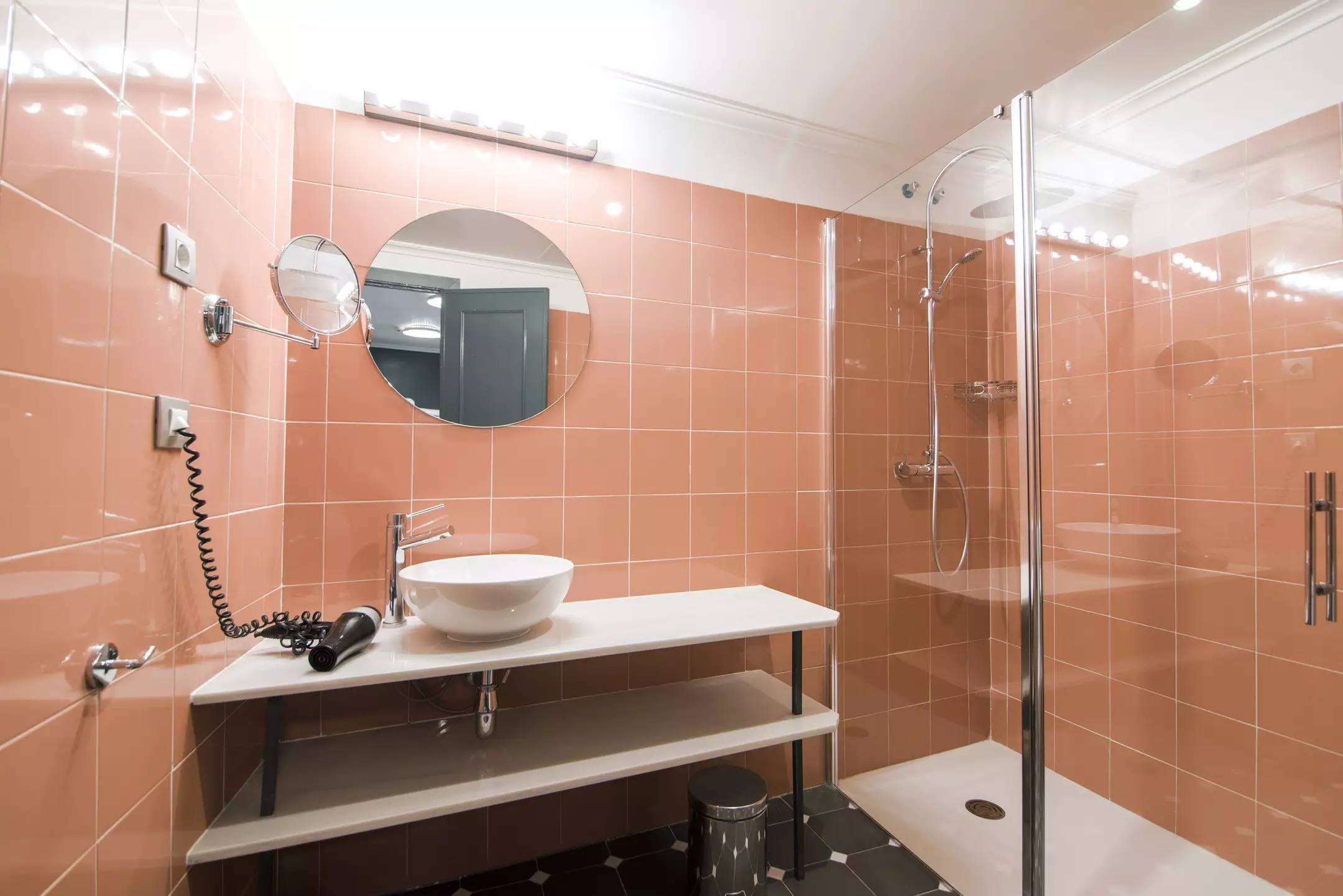 Alibaba https://cdn.alibaba.ir/ostorage/hotel-accommodation-images/6a08e3cc61ec039ef75f638b_Seville-Petit-Palace-Puerta-de-Triana-1.webp