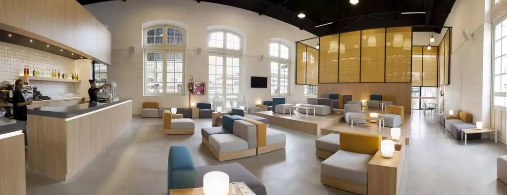 هتل Up Hostel Valencia والنسیا