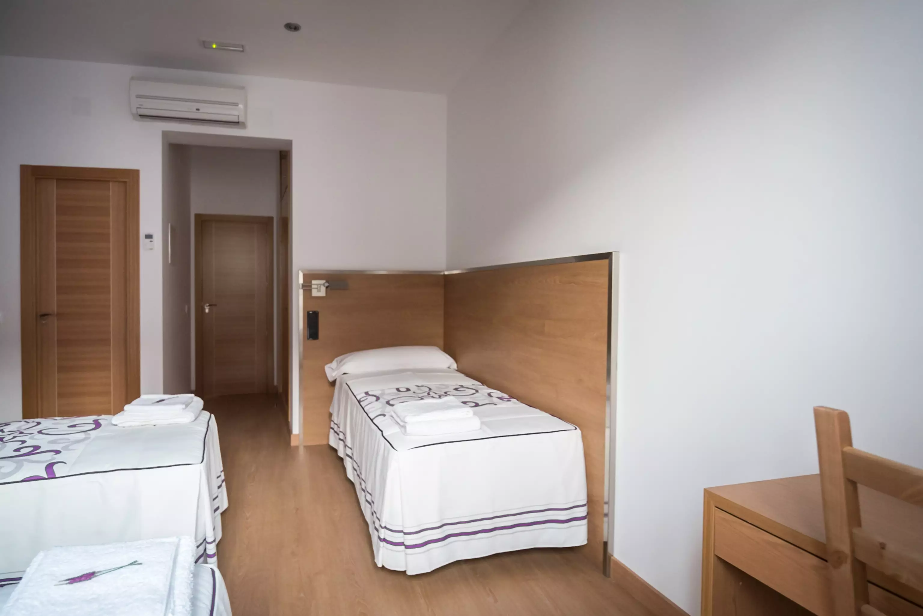 هتل Hostal Carracedo مادرید
