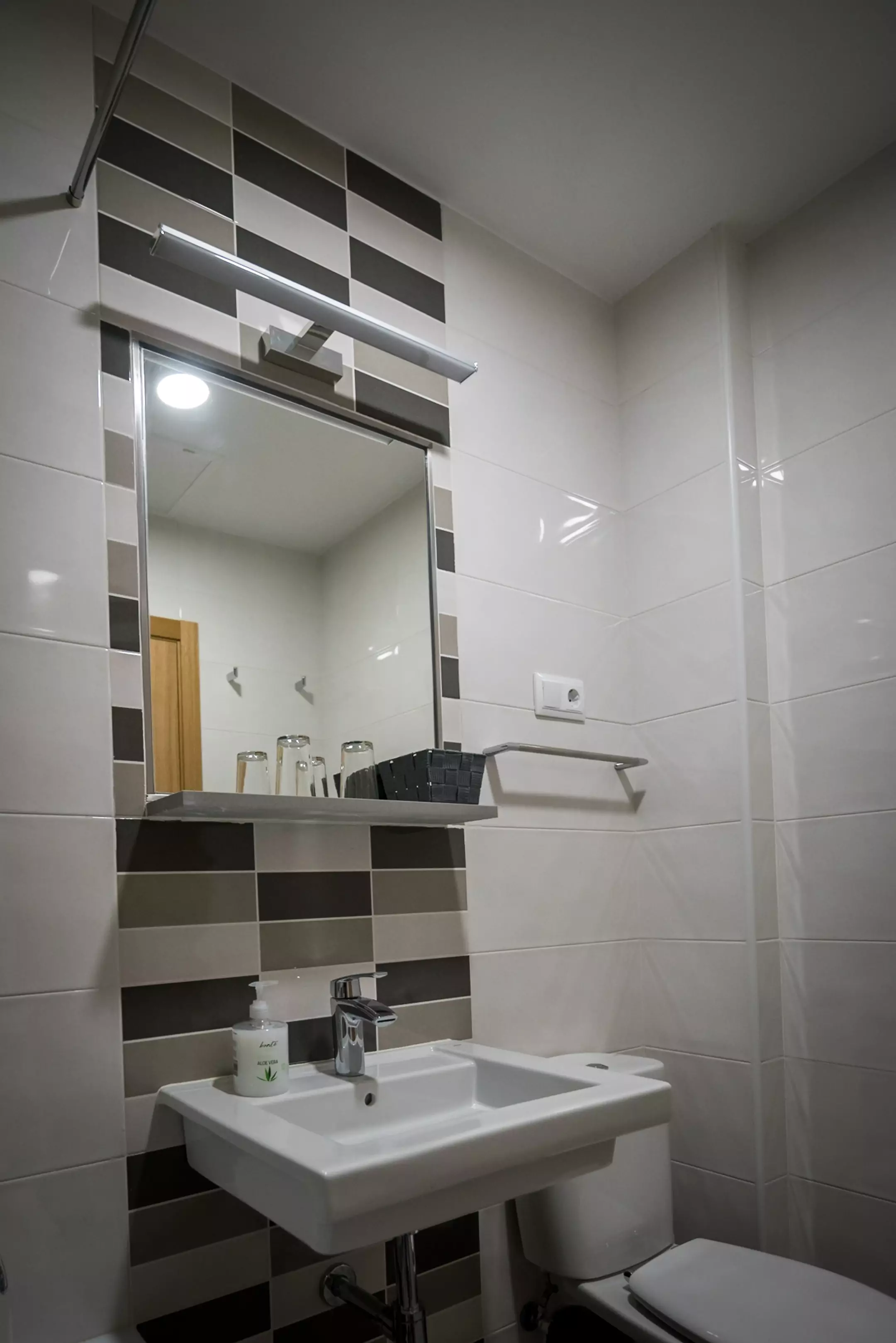 هتل Hostal Carracedo مادرید