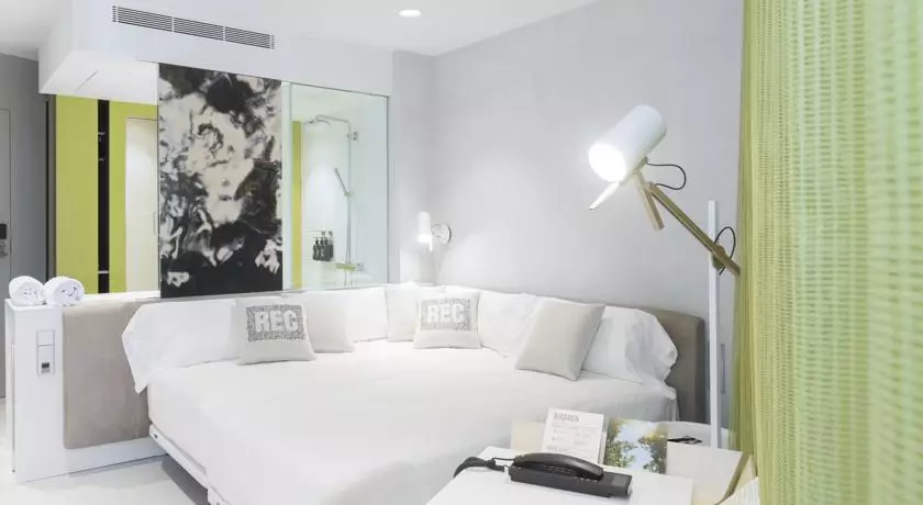 Alibaba https://cdn.alibaba.ir/ostorage/hotel-accommodation-images/6a09591461ec039ef75fc0ae_Barcelona-Hotel-Rec-Barcelona-0.webp
