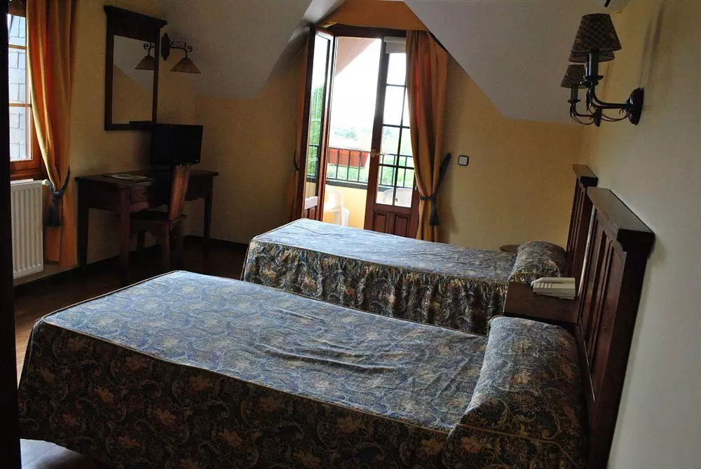 هتل Hotel Las Gacelas by Selecta Becerril De La Sierra