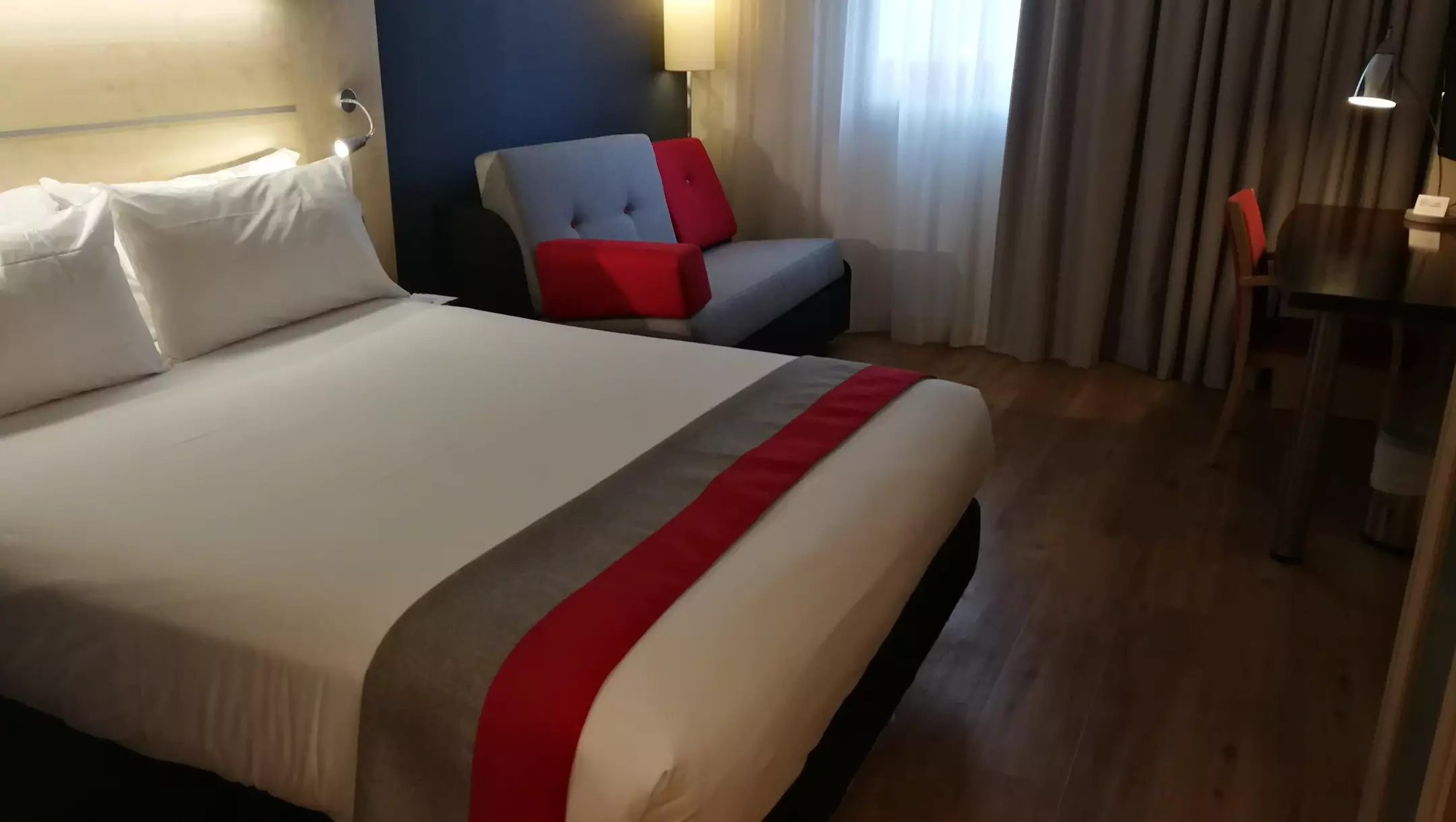 Alibaba https://cdn.alibaba.ir/ostorage/hotel-accommodation-images/6a0995c561ec039ef75fee3b_Malaga-Holiday-Inn-Express-M-laga--Aeropuerto-1.webp