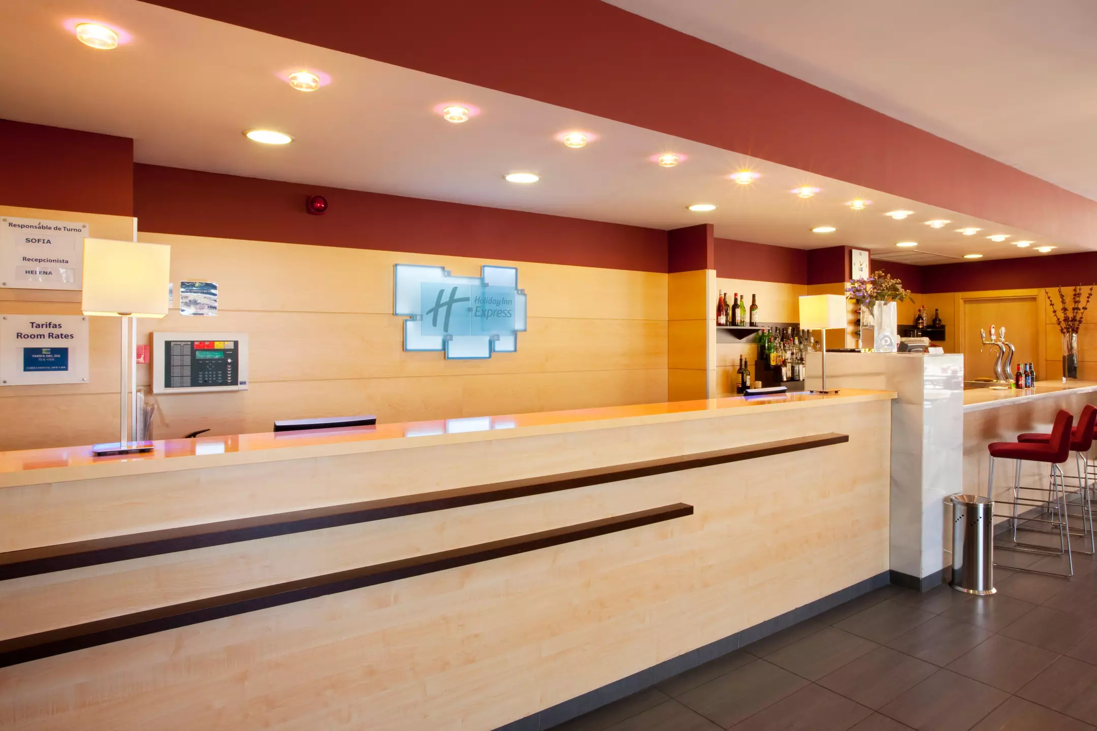 هتل Holiday Inn Express Málaga - Aeropuerto مالاگا