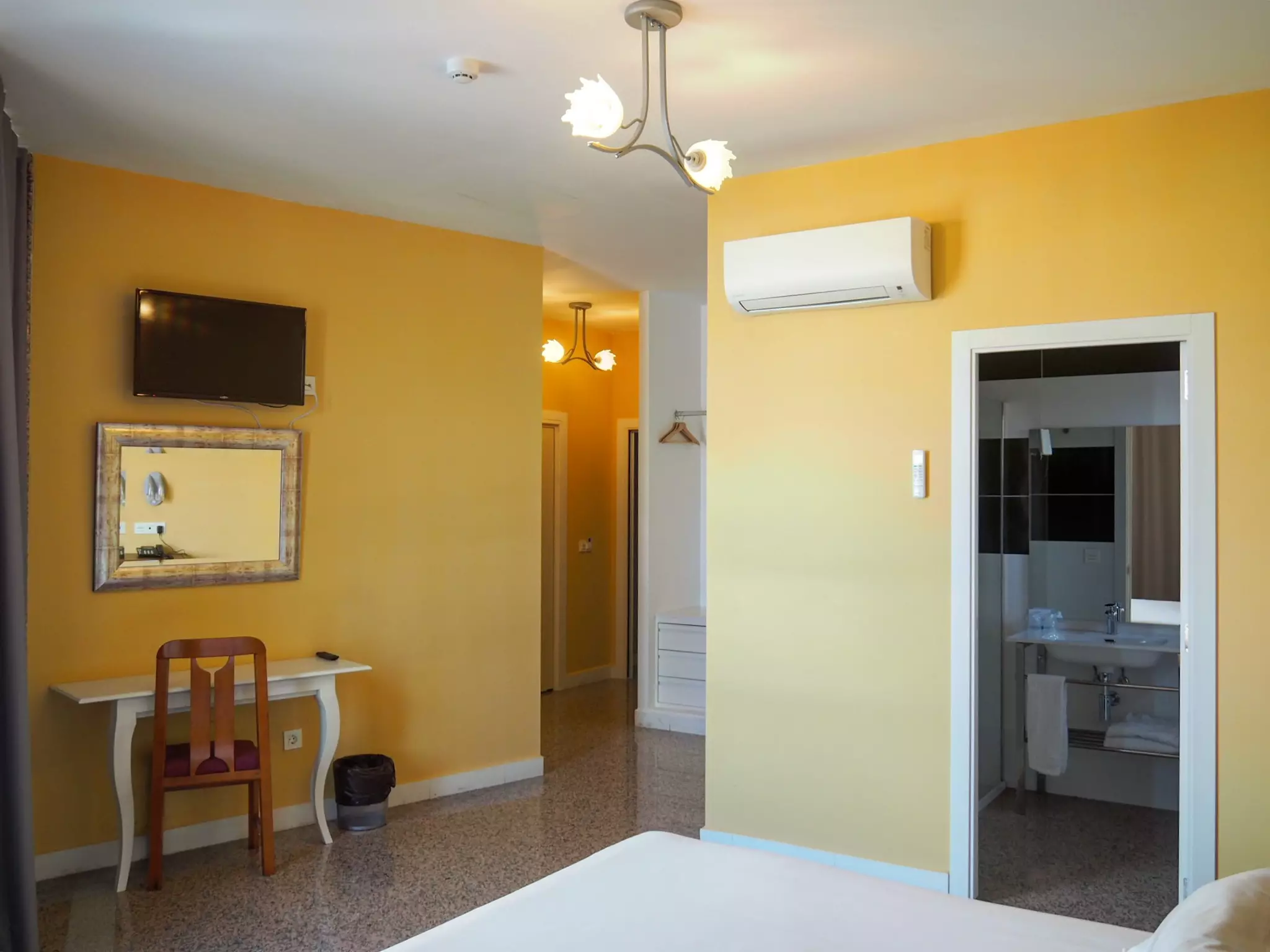 Alibaba https://cdn.alibaba.ir/ostorage/hotel-accommodation-images/6a099ee761ec039ef75ff44d_Humanes-de-Madrid-Hotel-Humanes-1.webp