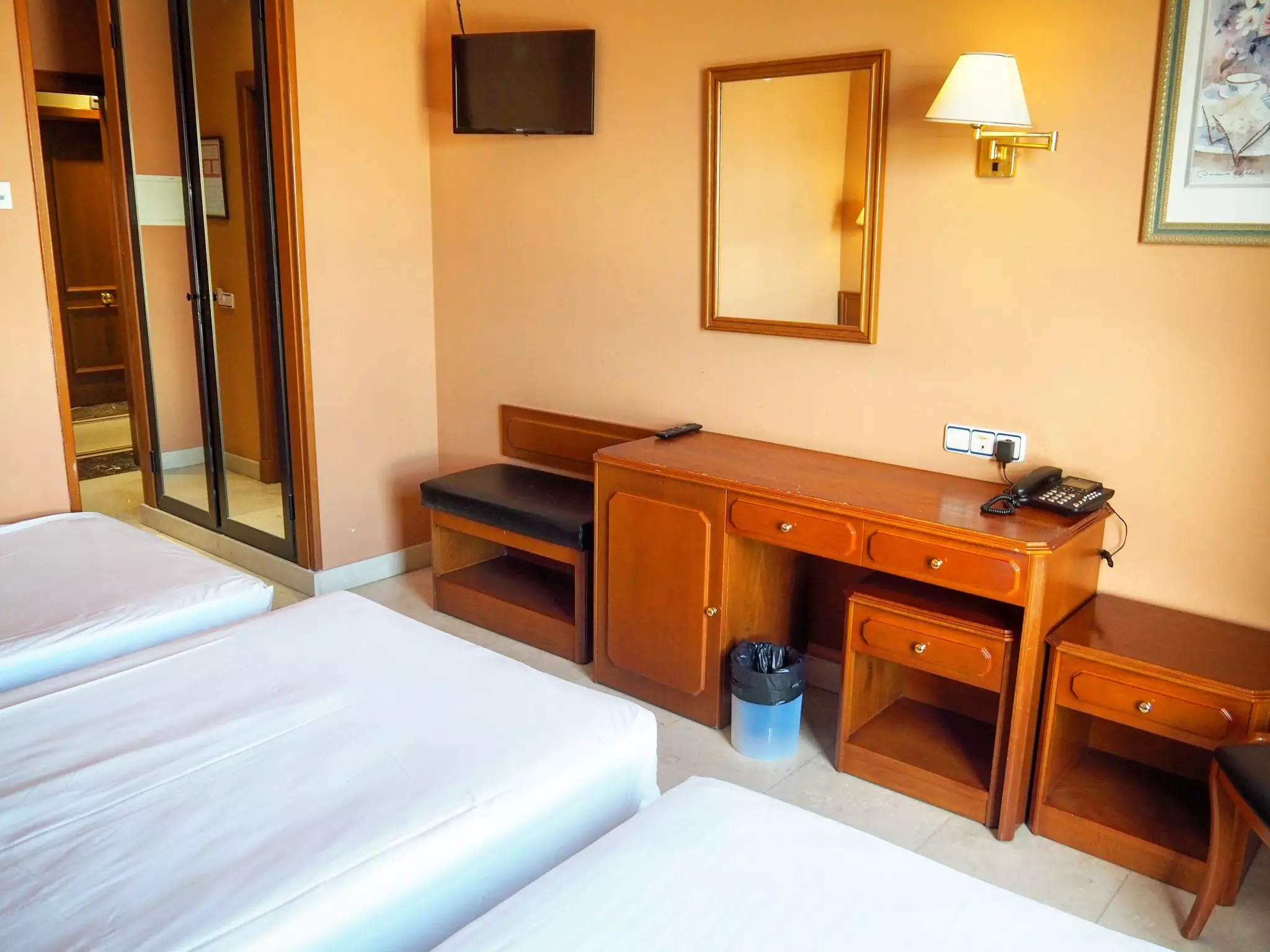 هتل Hotel Humanes Humanes de Madrid