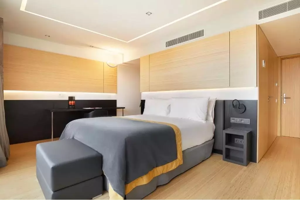 Alibaba https://cdn.alibaba.ir/ostorage/hotel-accommodation-images/6a09d1f461ec039ef76019a9_Barcelona-Exe-Plaza-Catalunya-1.webp