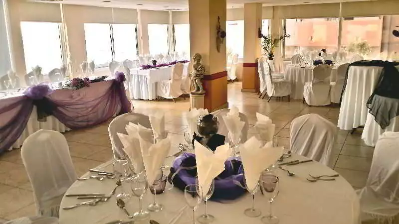 هتل Flamingo Beach Hotel لارناکا