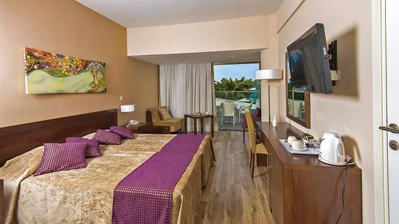 هتل Crystal Springs Beach Protaras
