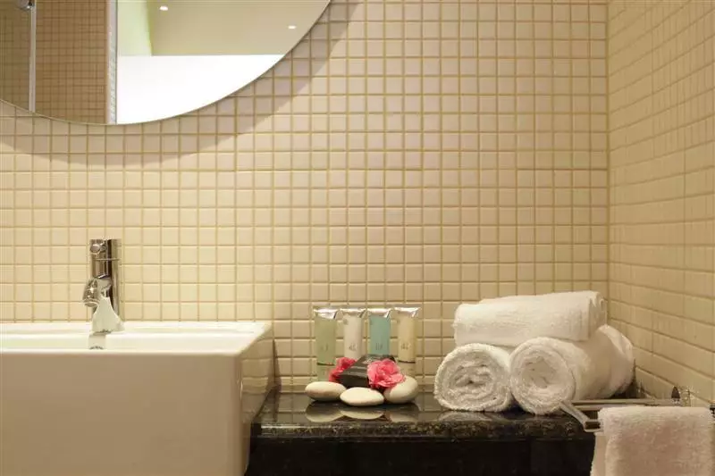 Alibaba https://cdn.alibaba.ir/ostorage/hotel-accommodation-images/6a0a4048c86edf55f72284b1_Pervolia-E-Hotel-1.webp