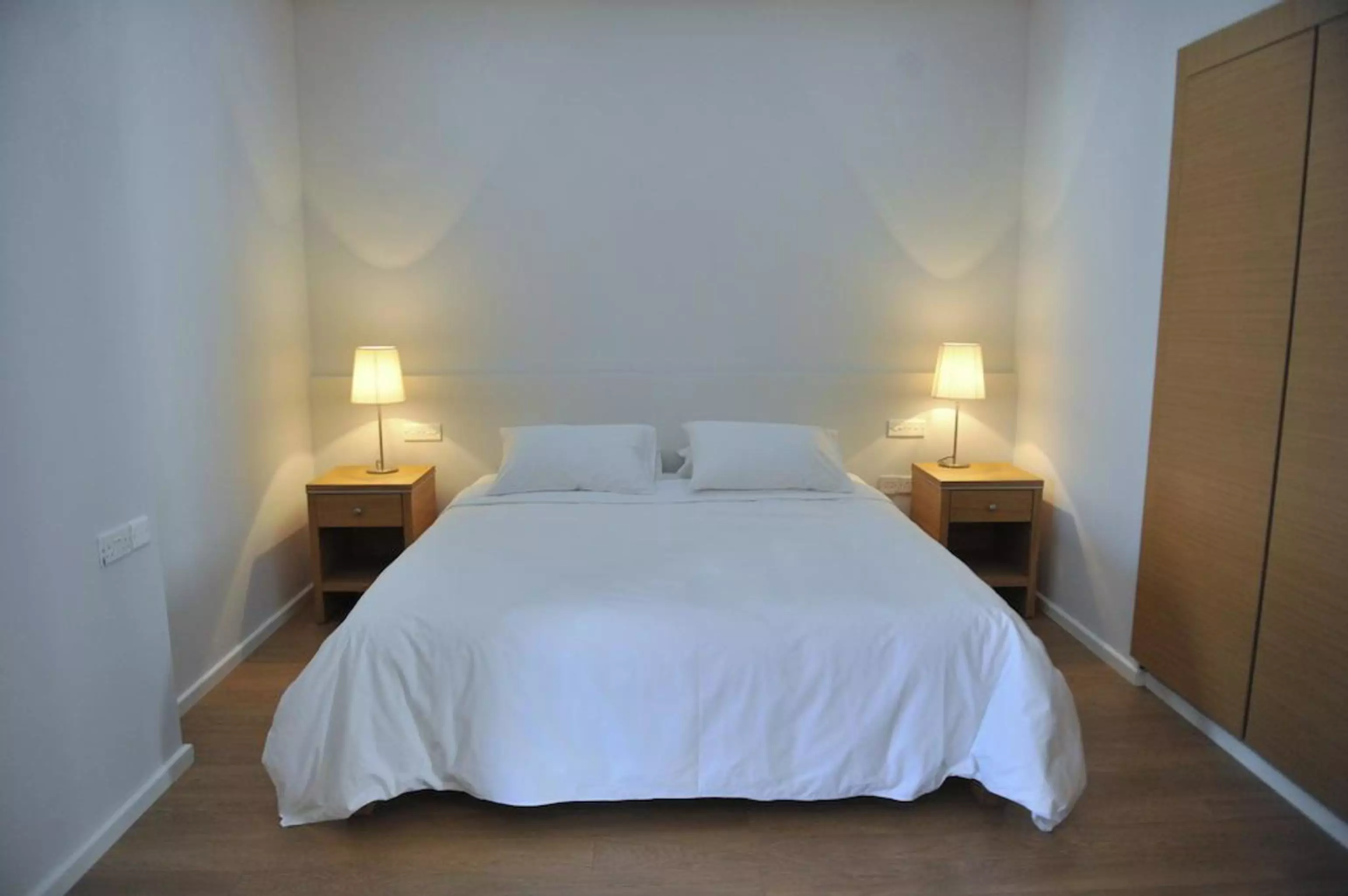 هتل E-Hotel Pervolia
