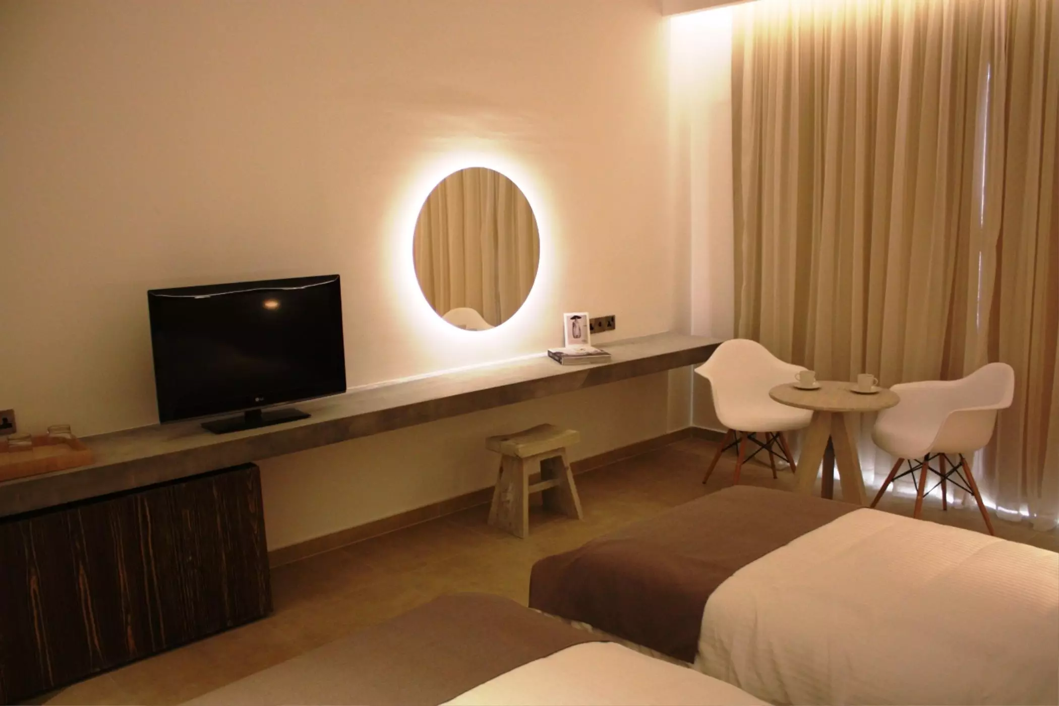 هتل Amphora Hotel & Suites Paphos