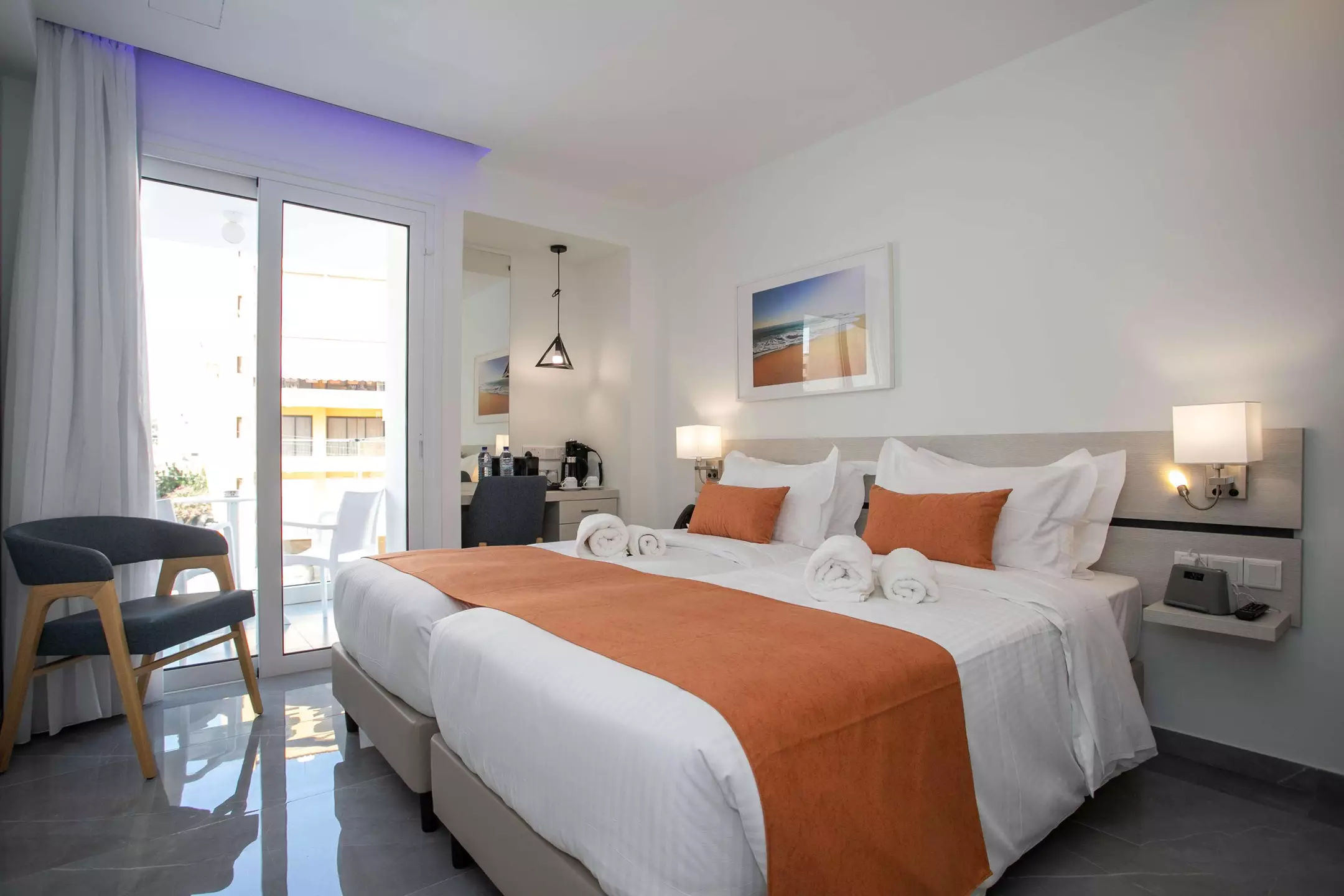 هتل Larco Hotel لارناکا