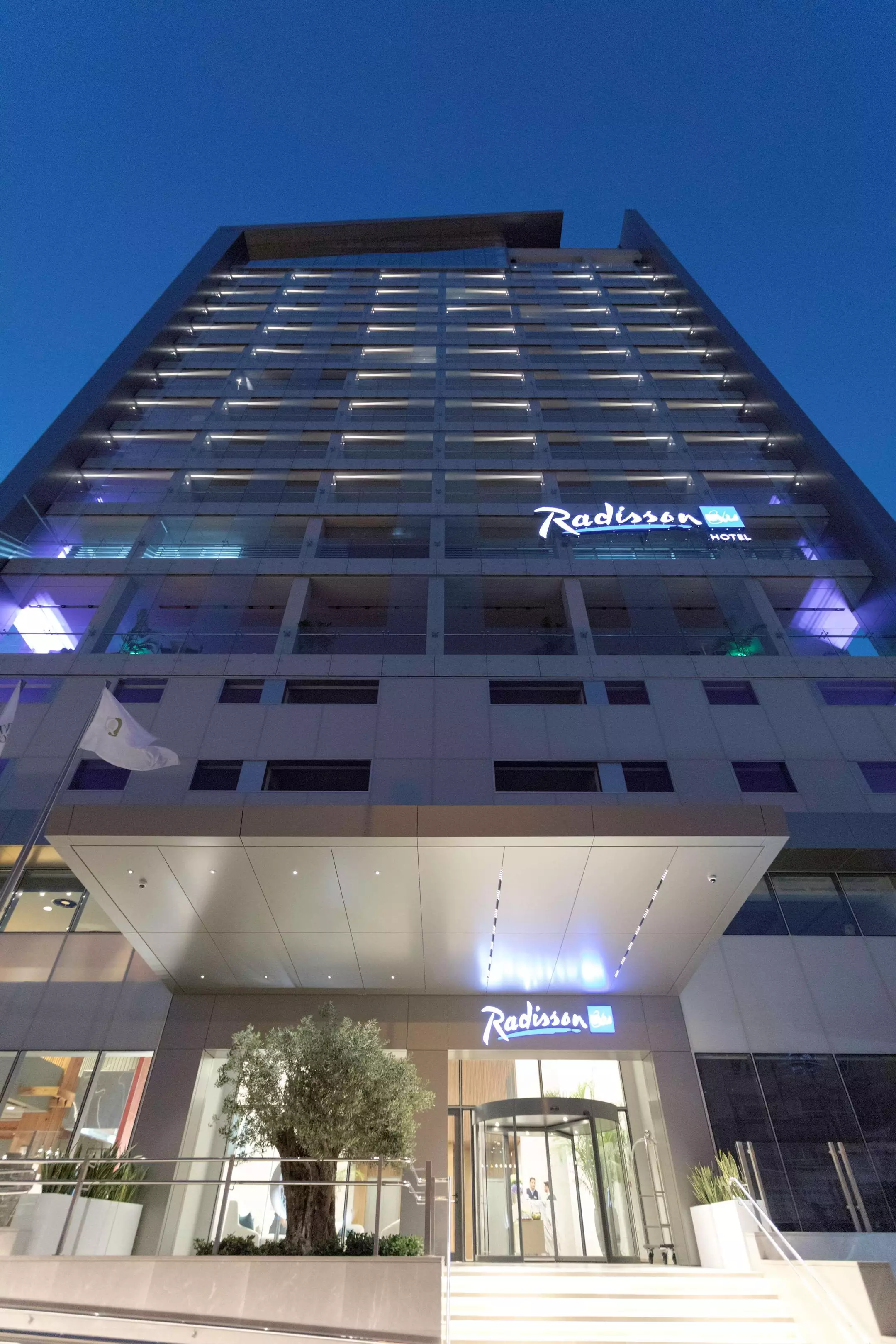 هتل Radisson Blu Hotel, Larnaca لارناکا