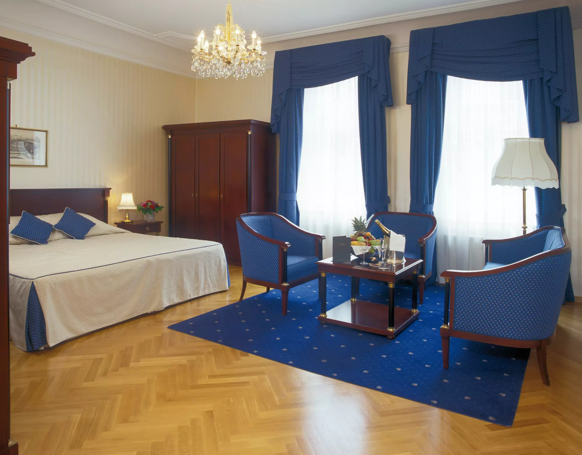Alibaba https://cdn.alibaba.ir/ostorage/hotel-accommodation-images/6a0a7b3461ec039ef7603337_Vienna-Ambassador-0.webp
