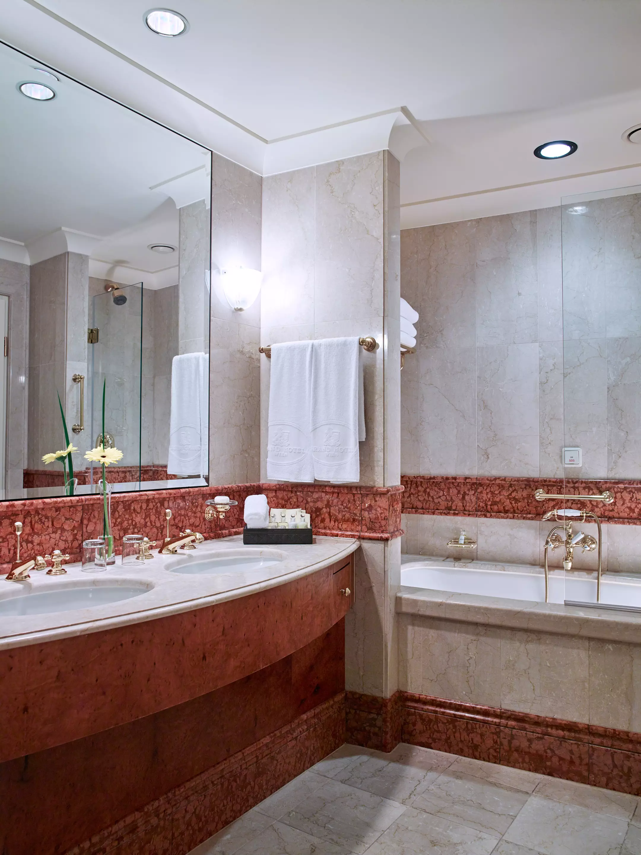 Alibaba https://cdn.alibaba.ir/ostorage/hotel-accommodation-images/6a0a7e8461ec039ef76035d8_Vienna-Grand-Wien-1.webp