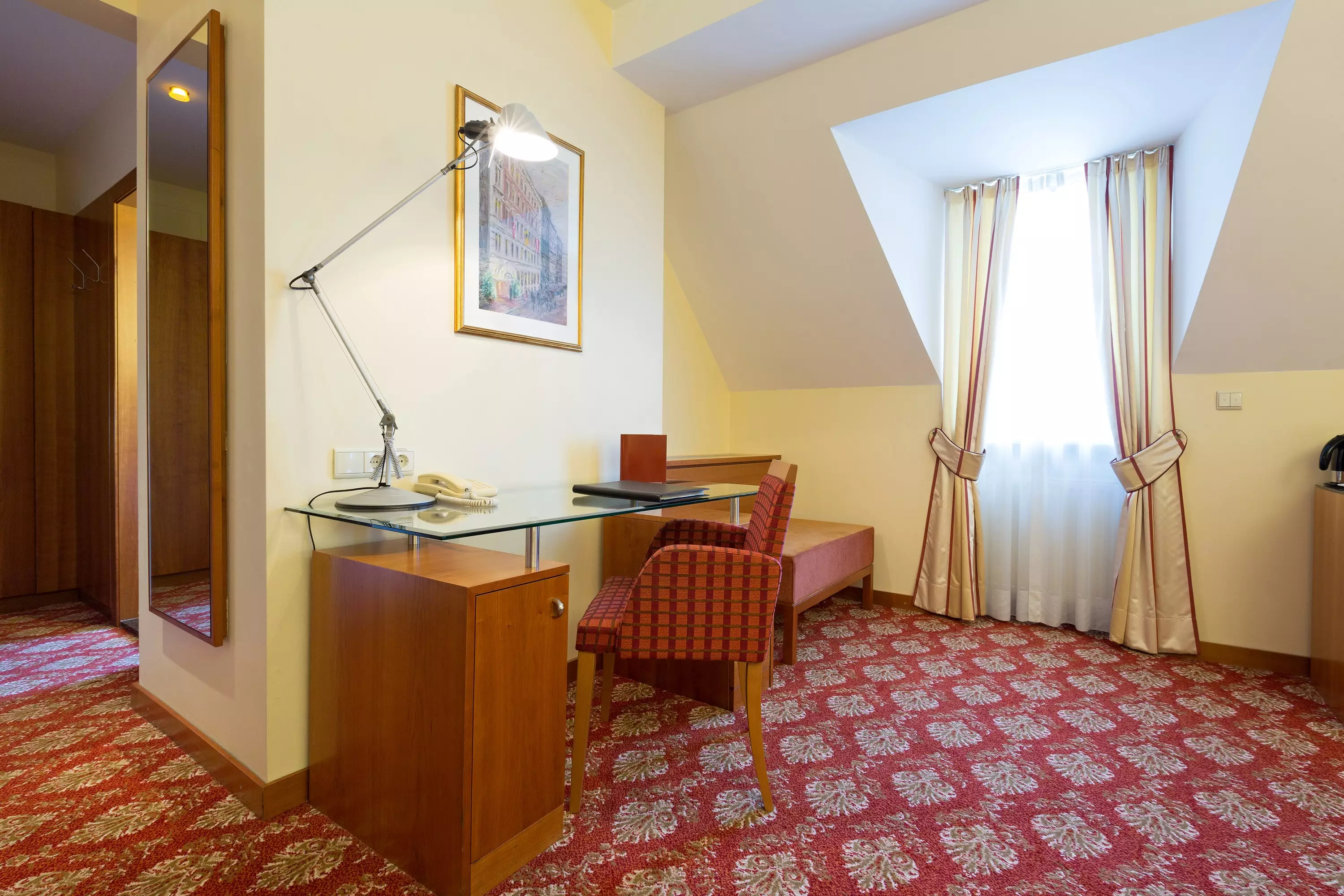 Alibaba https://cdn.alibaba.ir/ostorage/hotel-accommodation-images/6a0a83b961ec039ef7603a99_Vienna-Kaiserhof-Wien-1.webp
