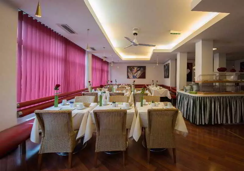 Alibaba https://cdn.alibaba.ir/ostorage/hotel-accommodation-images/6a0a8c7a61ec039ef7604287_Salzburg-Hotel-Neutor-1.webp