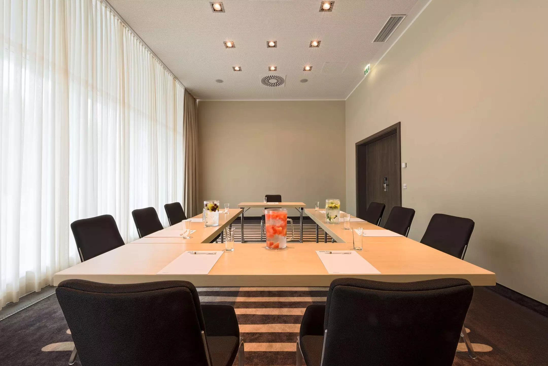 هتل Park Inn by Radisson Linz Hotel Linz