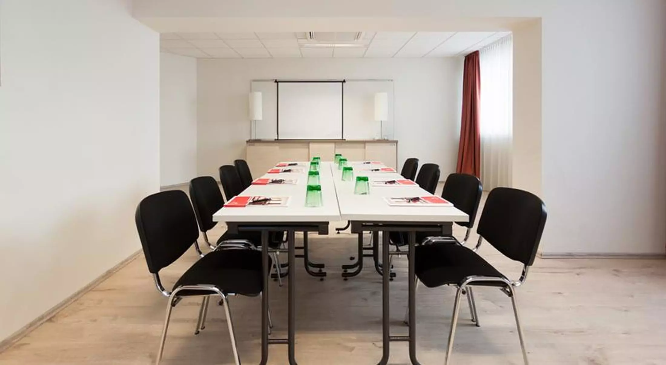 Alibaba https://cdn.alibaba.ir/ostorage/hotel-accommodation-images/6a0ab45561ec039ef76063cd_Vienna-Fourside-Hotel--Suites-Vienna-1.webp