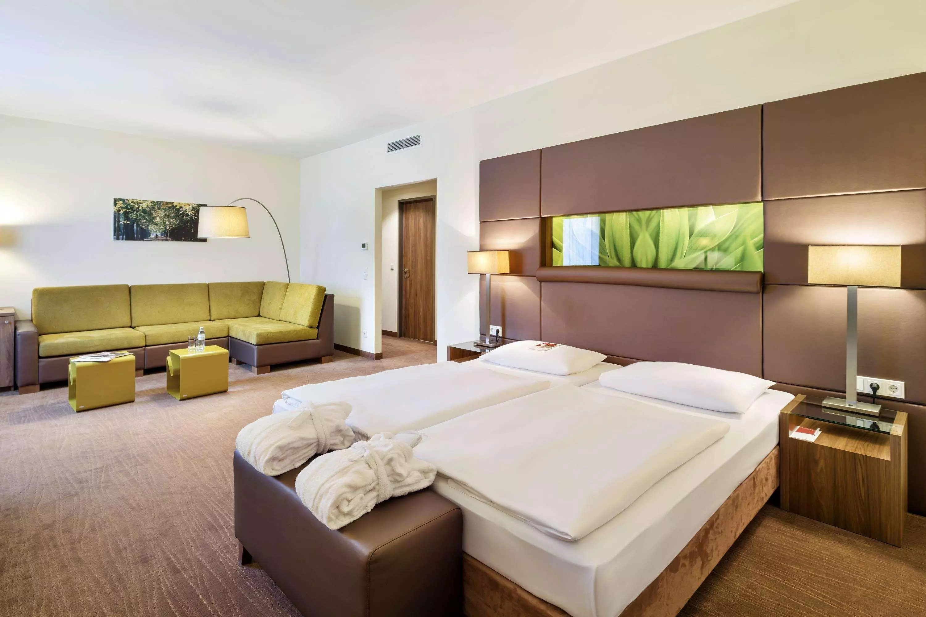 هتل Austria Trend Hotel Doppio وین