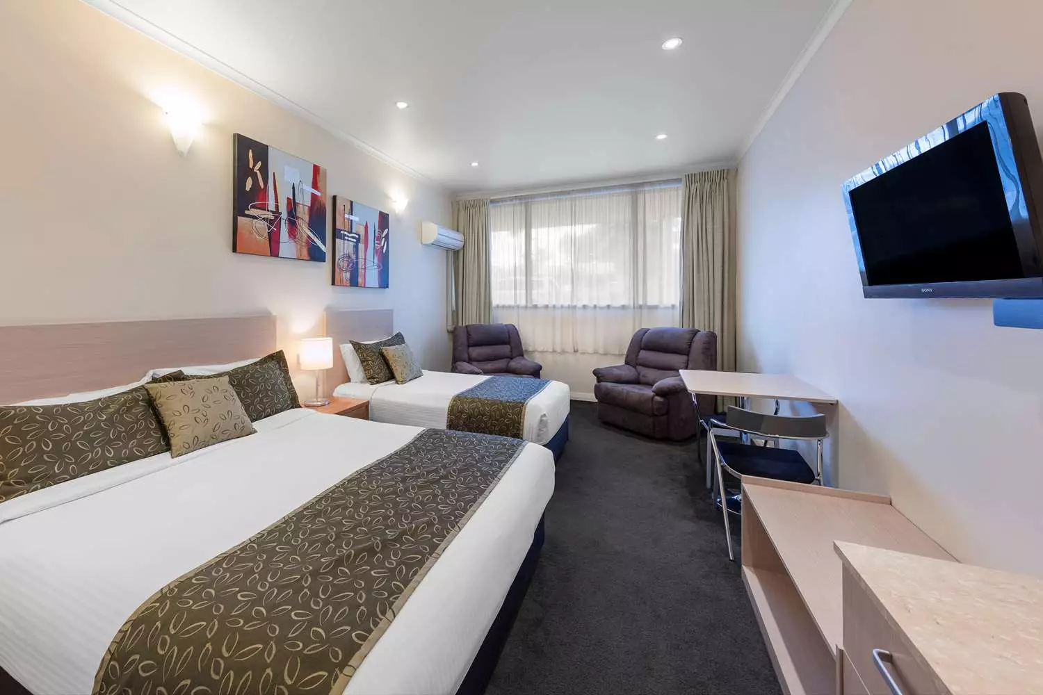 Alibaba https://cdn.alibaba.ir/ostorage/hotel-accommodation-images/6a0bb5aa61ec039ef7612289_Adelaide-Adelaide-Granada-Motor-Inn-1.webp