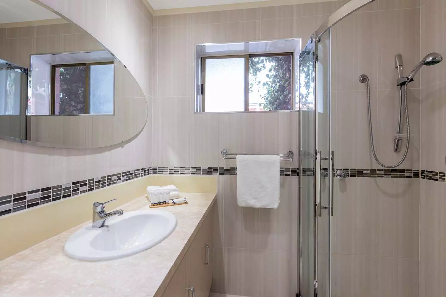 هتل Adelaide Granada Motor Inn Adelaide