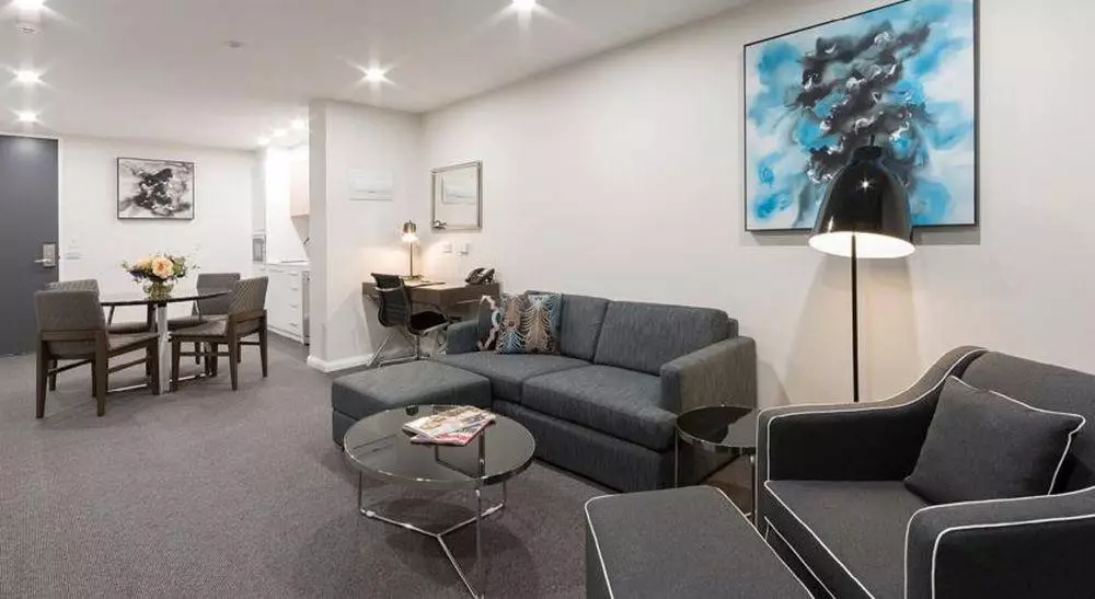 Alibaba https://cdn.alibaba.ir/ostorage/hotel-accommodation-images/6a0bd3be61ec039ef7613f2e_Canberra-Avenue-Hotel-Canberra-1.webp