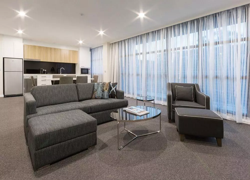 هتل Avenue Hotel Canberra Canberra