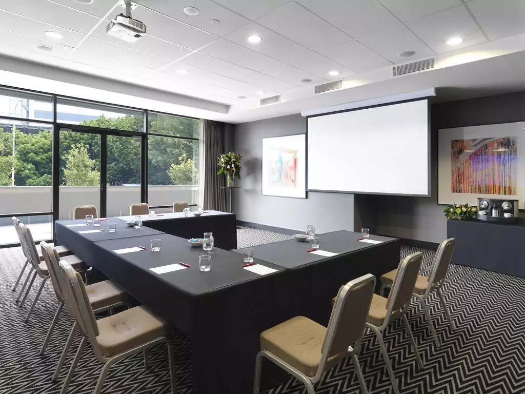 هتل Adina Apartment Hotel Sydney Airport Sydney