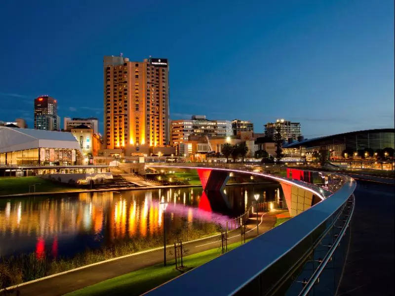 هتل Hotel Metropolitan Adelaide