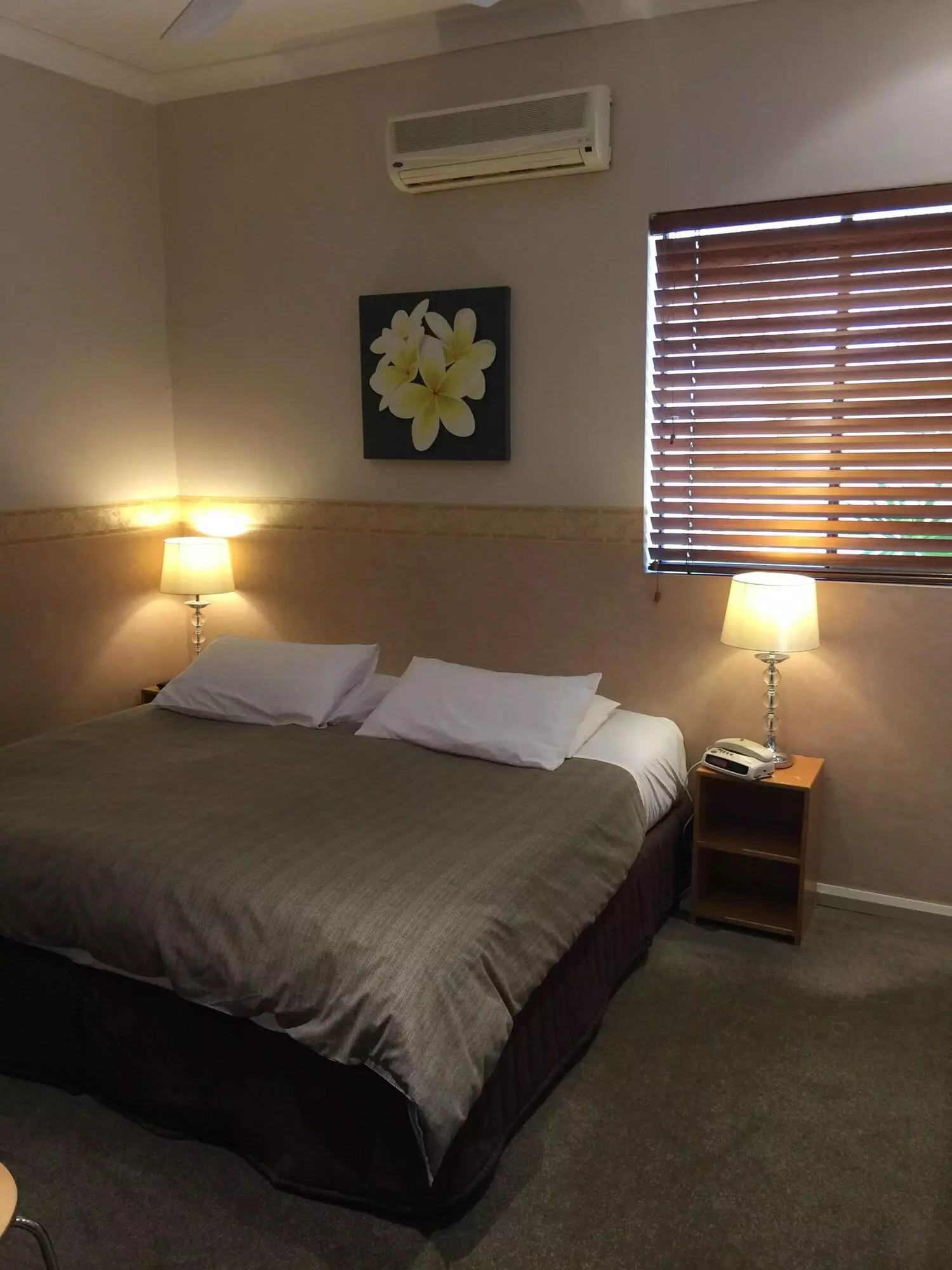 Alibaba https://cdn.alibaba.ir/ostorage/hotel-accommodation-images/6a0c05fb61ec039ef7616b12_Sydney-Hotel-59-1.webp