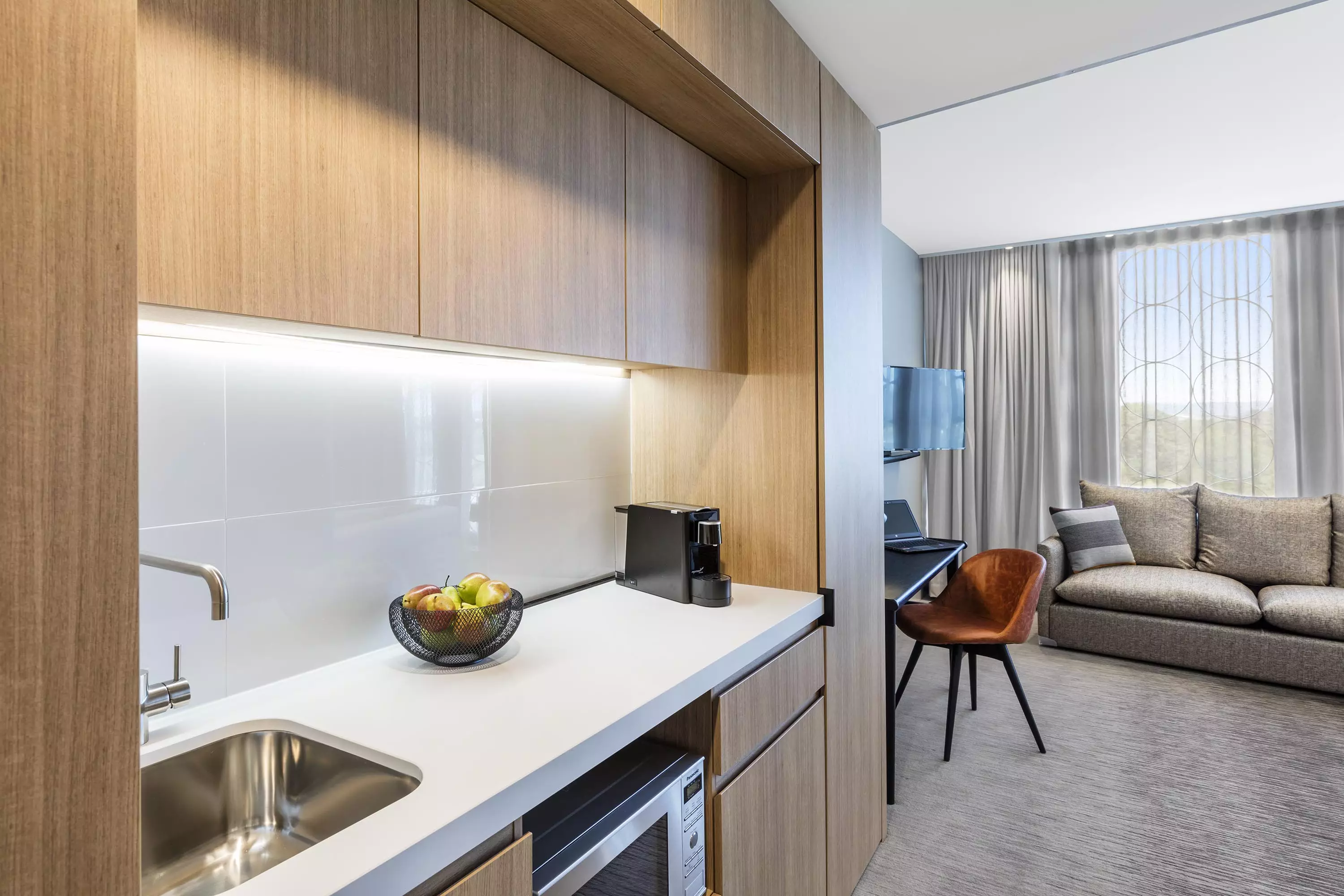 هتل Vibe Hotel Canberra Airport Canberra