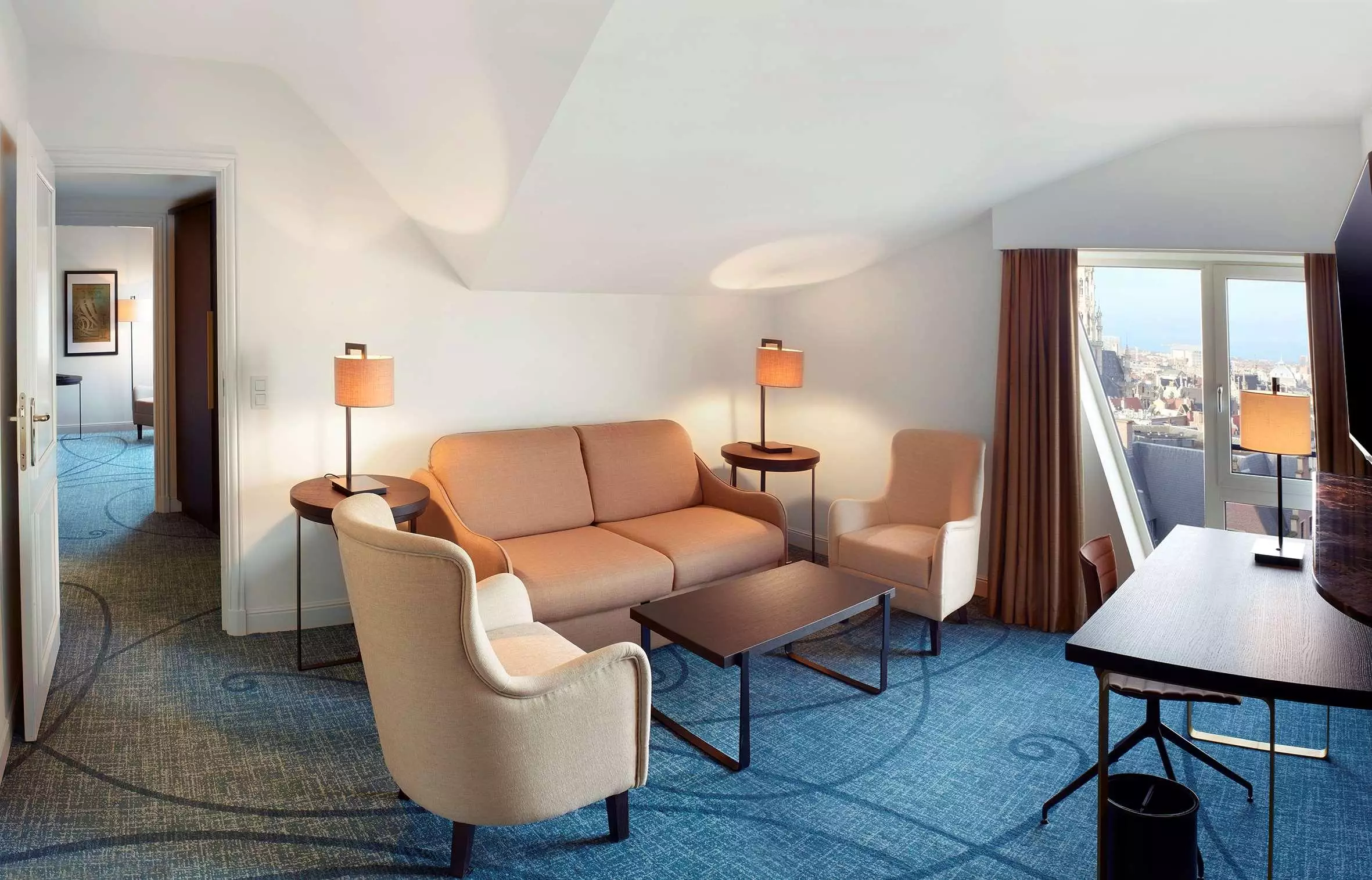 هتل Hilton Brussels Grand Place  بروکسل