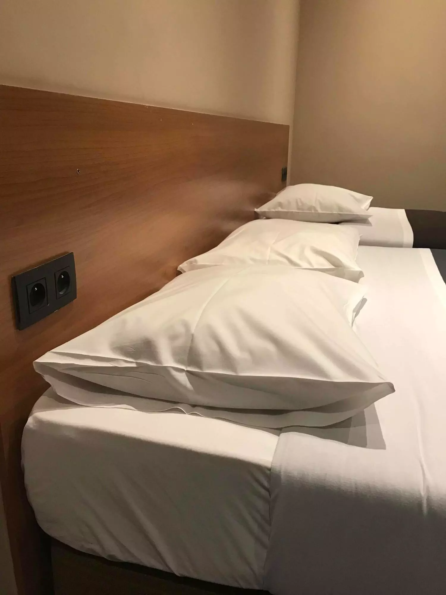 Alibaba https://cdn.alibaba.ir/ostorage/hotel-accommodation-images/6a0d0159c86edf55f7237362_Brussels-Royal-1.webp