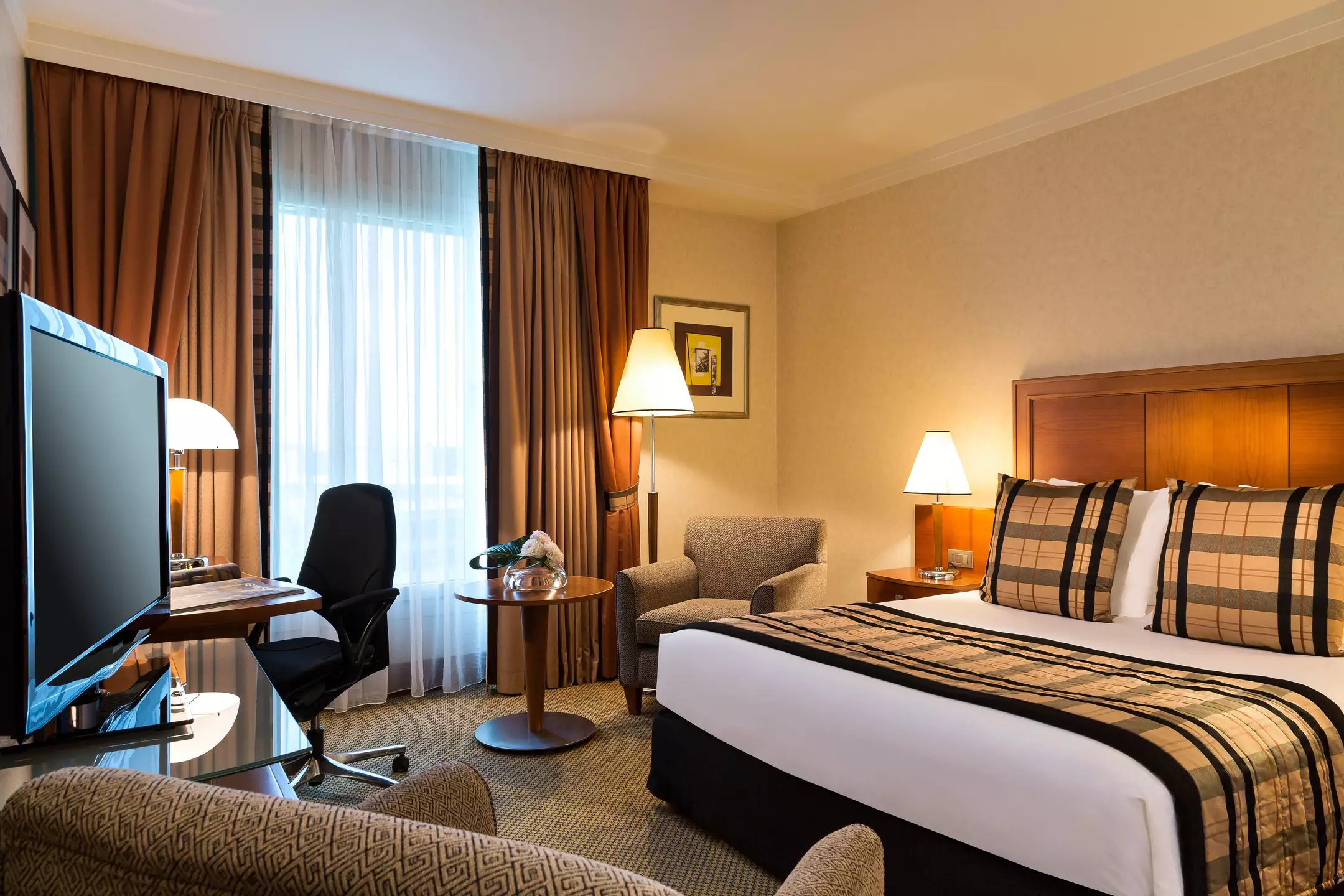 Alibaba https://cdn.alibaba.ir/ostorage/hotel-accommodation-images/6a0d1698c86edf55f723843f_Diegem-Crowne-Plaza-Brussels-Airport-1.webp