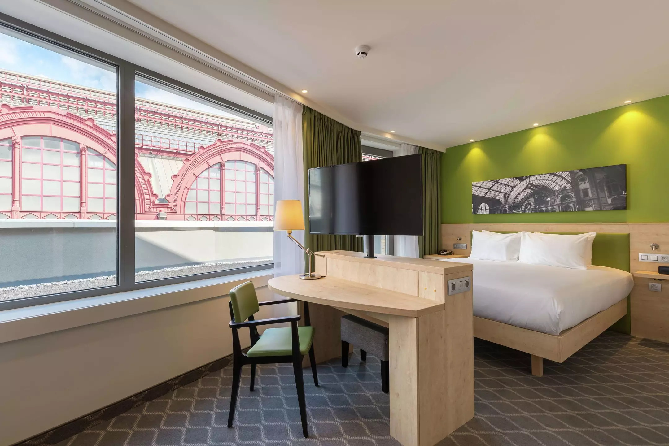 هتل Hampton by Hilton Antwerp Central Station آنتورپ