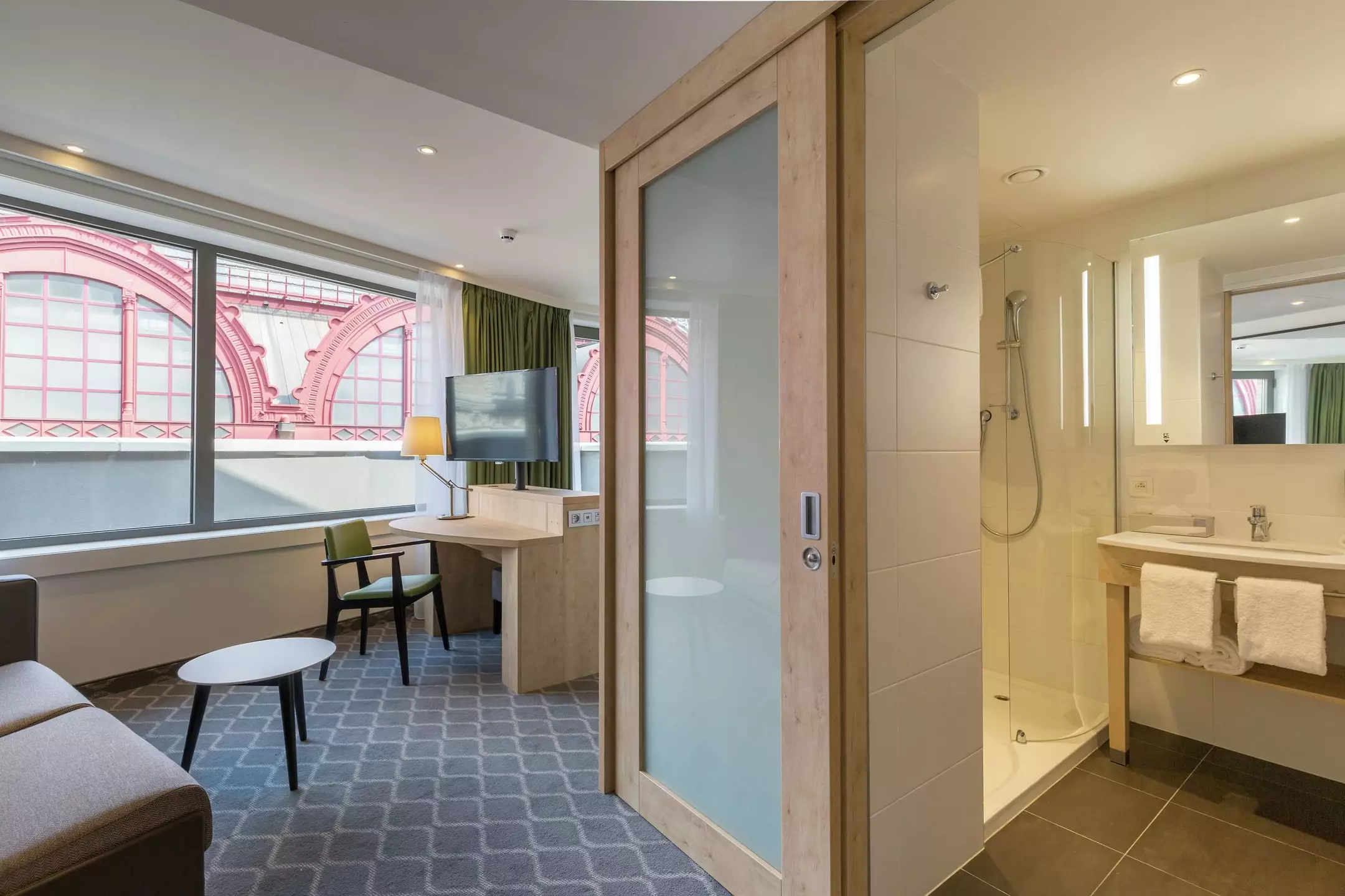 هتل Hampton by Hilton Antwerp Central Station آنتورپ