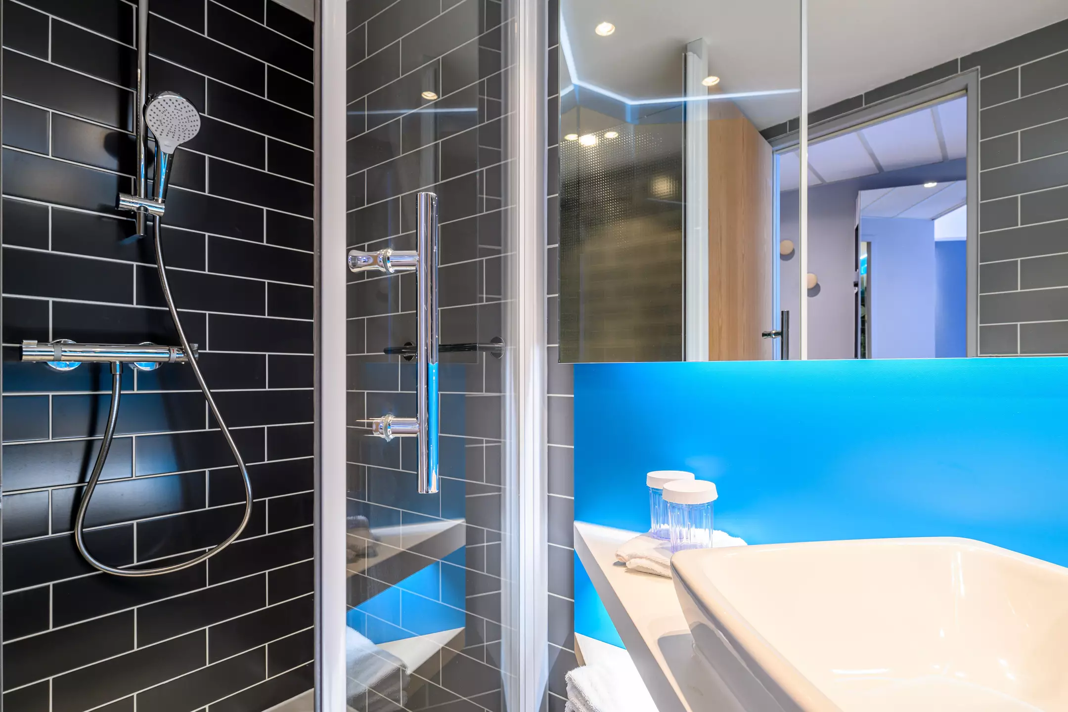 هتل Holiday Inn Express Mechelen City Center Mecheln