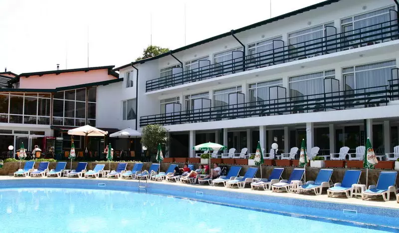 هتل Kini Park Golden Sands