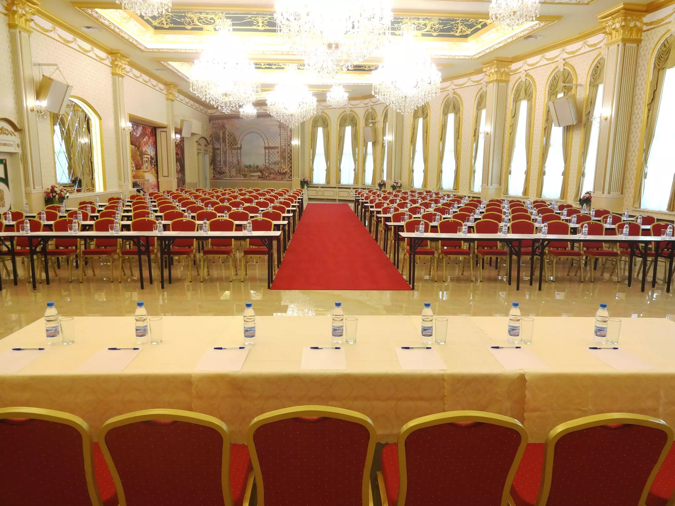 Alibaba https://cdn.alibaba.ir/ostorage/hotel-accommodation-images/6a0d45b7c86edf55f723a800_Sofia-Montecito-1.webp