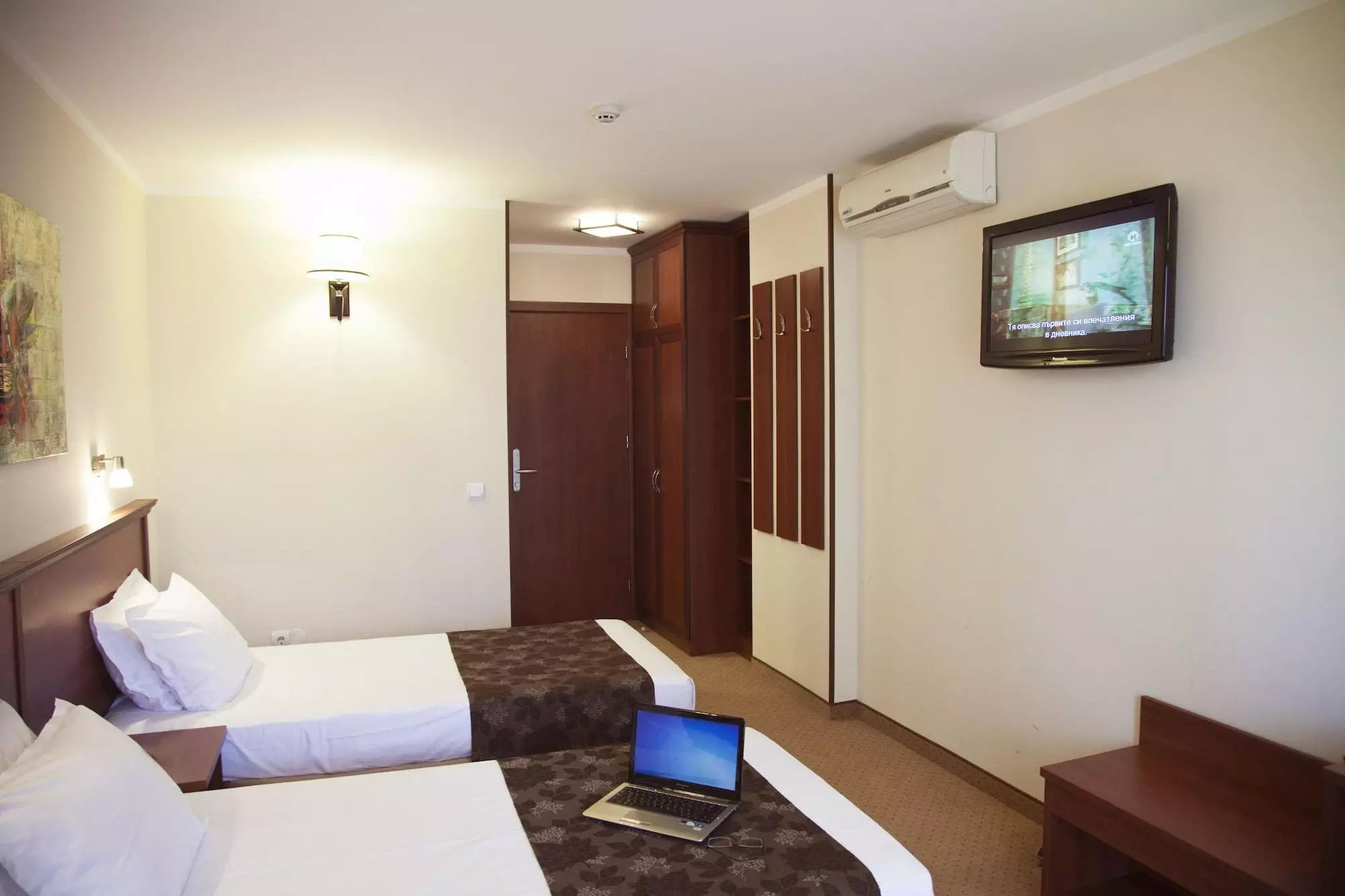 Alibaba https://cdn.alibaba.ir/ostorage/hotel-accommodation-images/6a0d53e5c86edf55f723b1f4_Sofia-Hotel-Favorit-1.webp